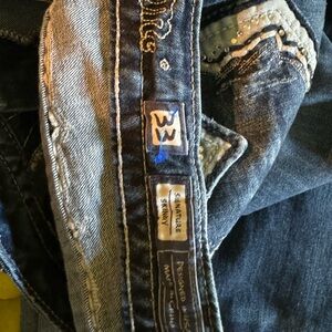 Women miss me  jeans in great condition these are super comfortable jeans